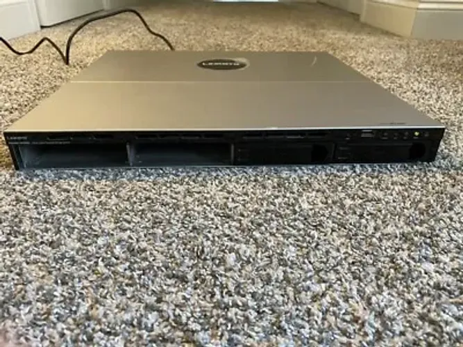 Sistema de Armazenamento Gigabit Cisco NSS4000 de 4 Baias
