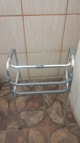 Andador adulto