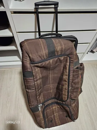 Suitcase Oakley super nova.