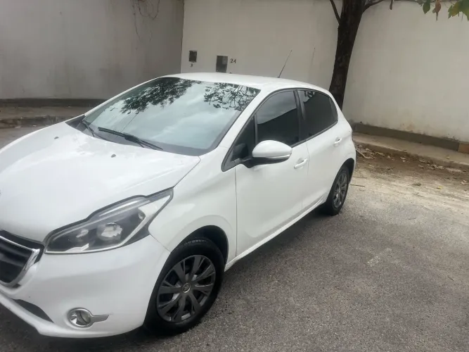 Peugeot 208 Active 1.2 apenas 78.000km
