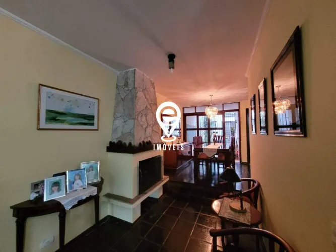 EXCELENTE SOBRADO CONSTITUÍDO POR DUAS CASAS DISTINTAS COMERCIAL / RESIDENCIAL - CHÁCARA K