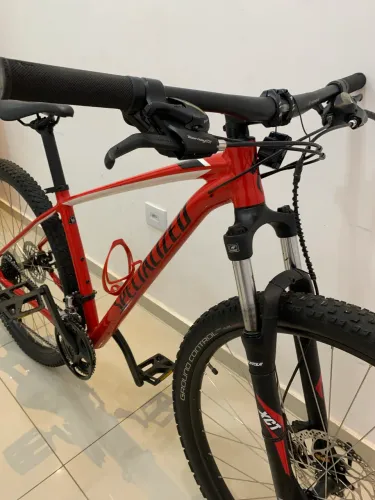 Specialized Rockhopper 29 - Quadro M - Vermelha