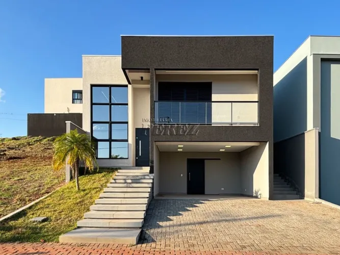 Casa para alugar no Condomínio Araguarí na região leste de Londrina.