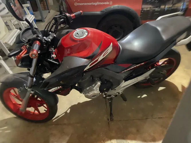 Cb 250 vermelha