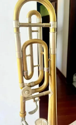 Trombone Vicente Bah Stradivarius 42B Profissional 