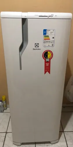 GELADEIRA ELECTROLUX RE31