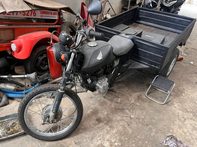Triciclo Honda moto fusco 
