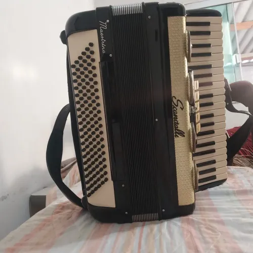 Sanfona acordeon italiana scandalli