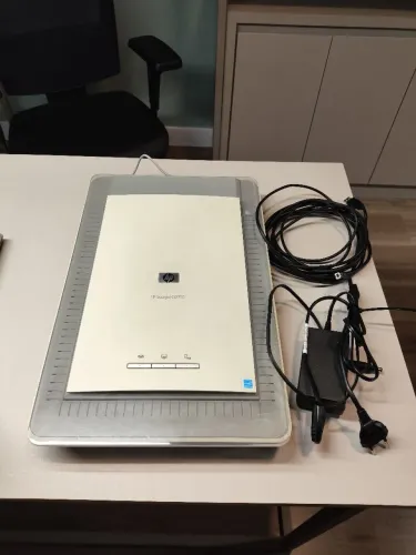 Scanner de mesa HP Scanjet G2710