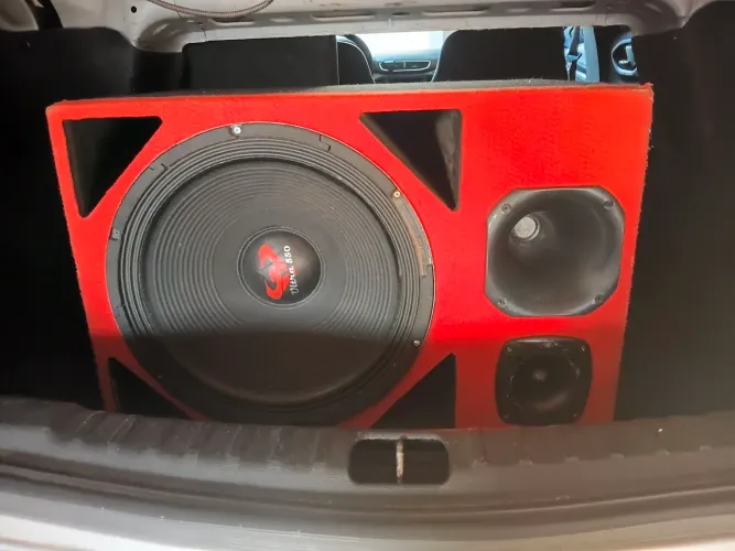 Caixa de som automotivo 