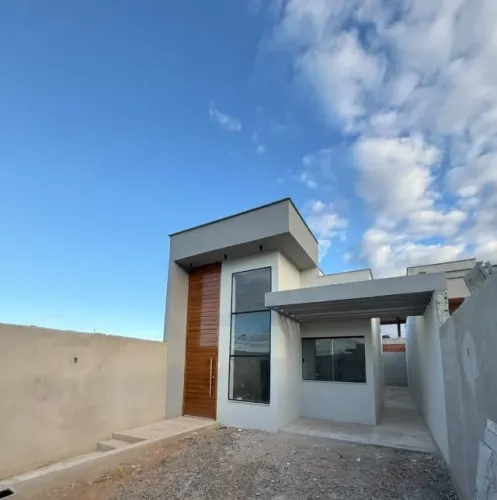 Casa Linear 02 quartos com suíte em excelente localização no Residencial Cidade Jardim