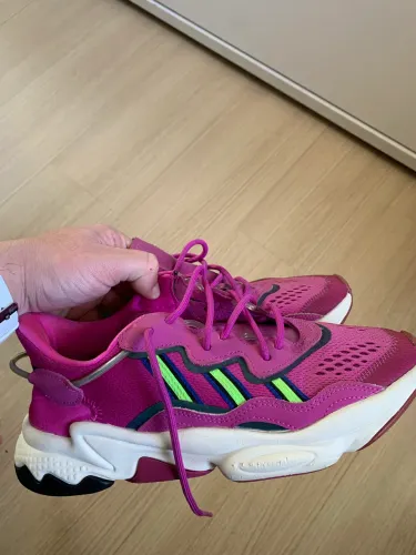 Adidas ozweego roxo 