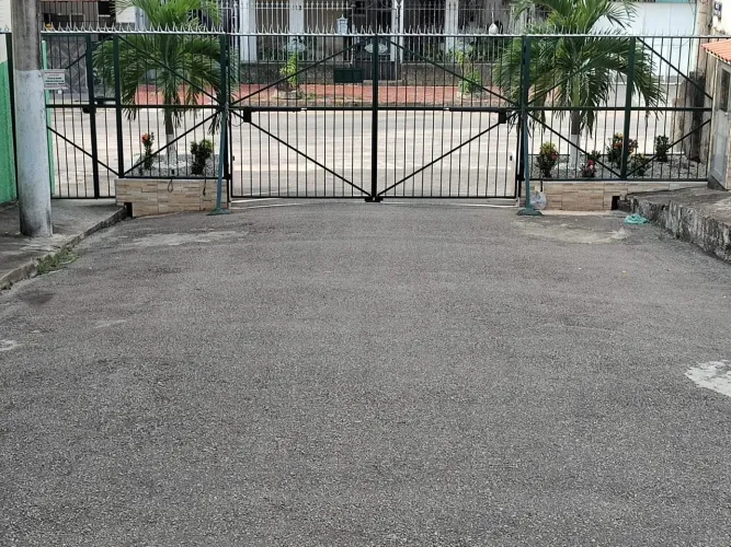 Barro Vermelho- Casa com 4 Quartos e 3 banheiros à Venda, 254 m² por R$ 280.000