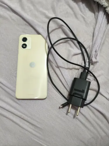 Vende-se celular Motorola mais carregador original