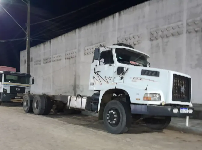 Vend ou troco volvo edc caminhão todo filé pronto prá trabalhar zap *..........