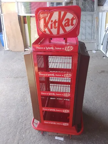 Expositor kit kat
