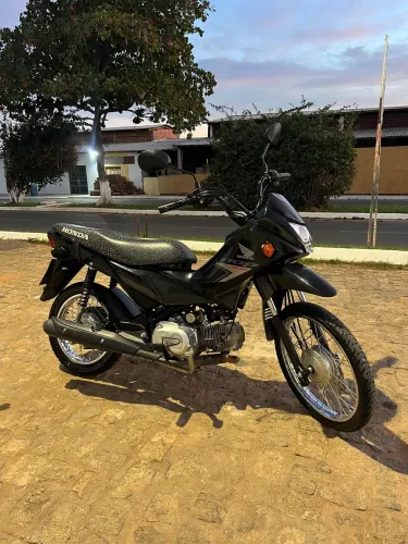 Moto impecável 
