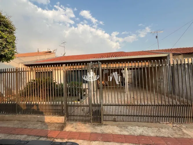 Casa com 3 quartos à venda, 134 m² por R$ 590.000 - Monte Belo - Zona Sul de Londrina/PR