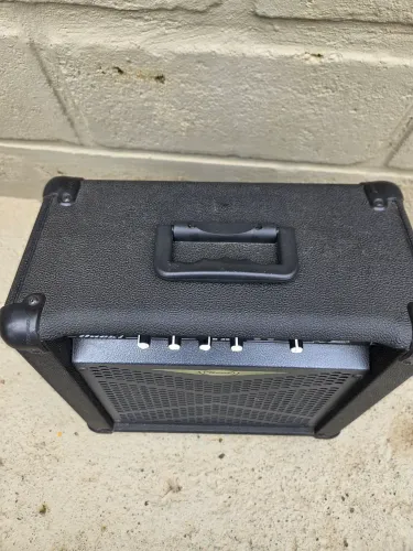 Amplificador O'Neal OCB 208X Transistor para baixo de 30W cor preto