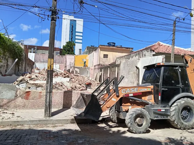 Serviço de caçamba retroescavadeira geral
