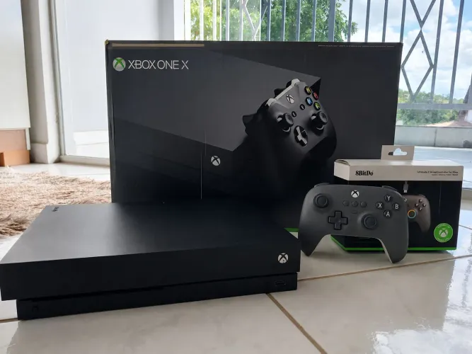 Xbox one X 1tb + controle 8bitdoo