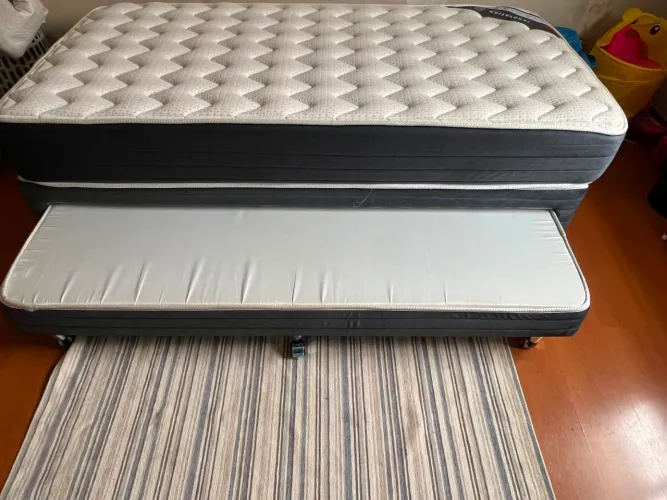 Cama solteiro (1m) com cama auxiliar castor