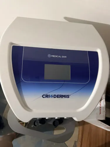 Aparelho de criolipolise criodermis