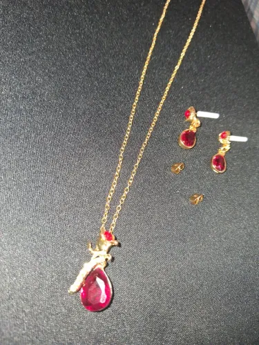 Conjunto Colar e brincos Rubi