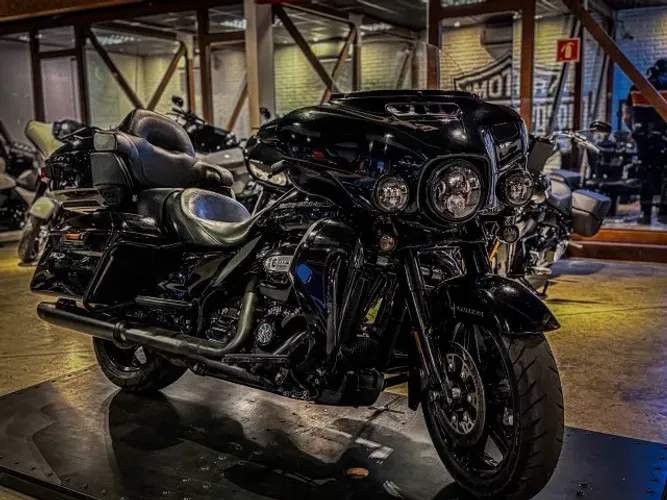 Harley-Davidson Ultra Limited FLHTK