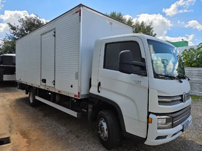 Vw 11180/20/21 baú e plataforma elevatória