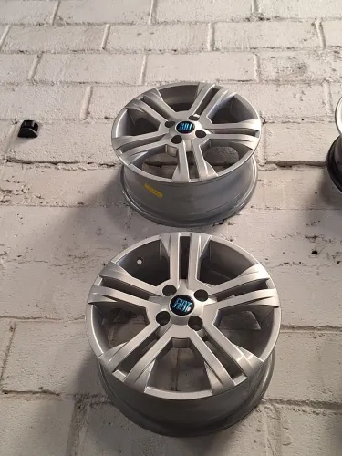 Rodas aro 15 Palio novas dá KR 2.100 