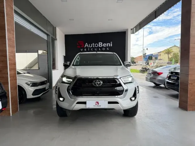Toyota Hilux CD SRX Plus 4X4 2.8 TDI Die. Aut. 2024