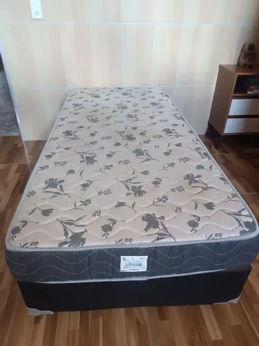 Colchão solteiro Ortobom espuma e tecido + suporte cama
