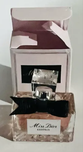Perfume Miss Dior Essence 5ml miniatura 