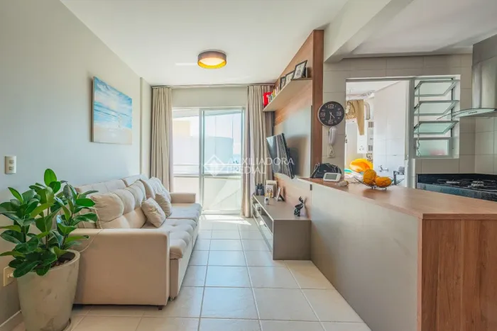 Incrível apartamento a venda com 2 quartos, 1 suíte e 2 vagas no Estreito em Florianópolis