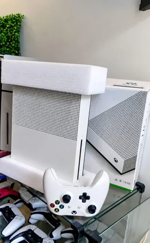 Xbox one S 1Tb com caixa em até 21x pegamos videogame como parte de pagamento