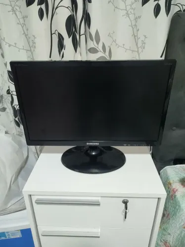 Tv Samsung 22 Polegada c/conversor integrado 