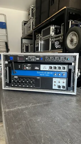 Mesa digital soundcraft Ui16 com Case hard