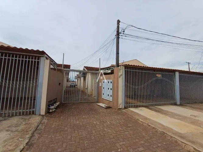 Casa Residencial 3 quartos à venda no Bairro SANTA CRUZ em CASCAVEL por R$ 380.000,00