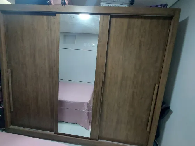 Guarda Roupa 3 portas de correr com espelho grande e 5 gavetas (2,7m)