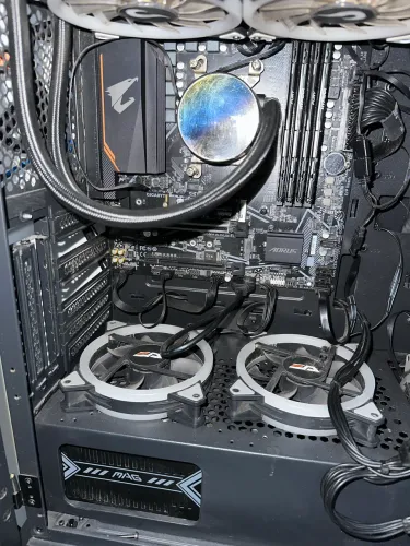 RYZEN 7 5700x 32GB RAM