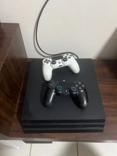 Vendo PS4 PRO
