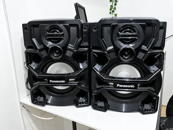 Caixas de som panasonic impedância 2 totalmente novas, bate muito forte!