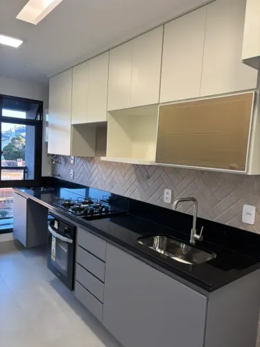 Apartamento para venda tem 60 metros quadrados com 2 quartos