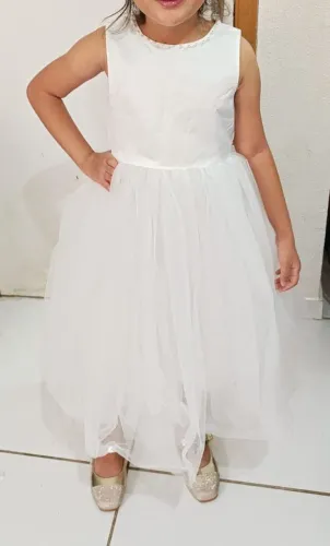 Vendo um lindo vestido NOVO