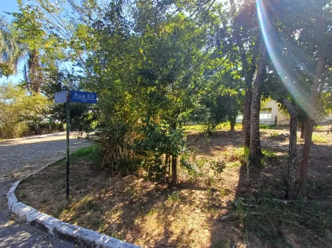 Lote de 1.086,90 m² à venda no Aldeias do Lago.