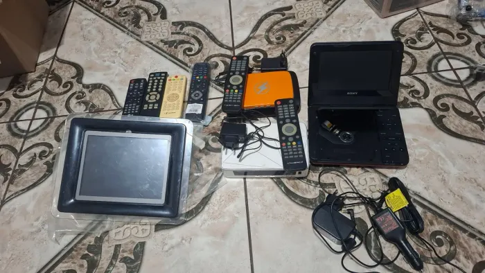 Lote de eletrônicos