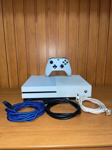Xbox One S + 60 Jogos e 1 controle original 