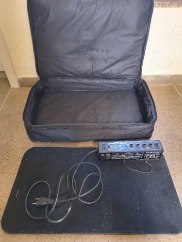 Pedalboard 60x30 com fonte Landscape PS-12 e softbag