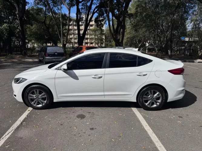 Hyundai Elantra Special Edit. 2.0 16V Flex Aut. 2017